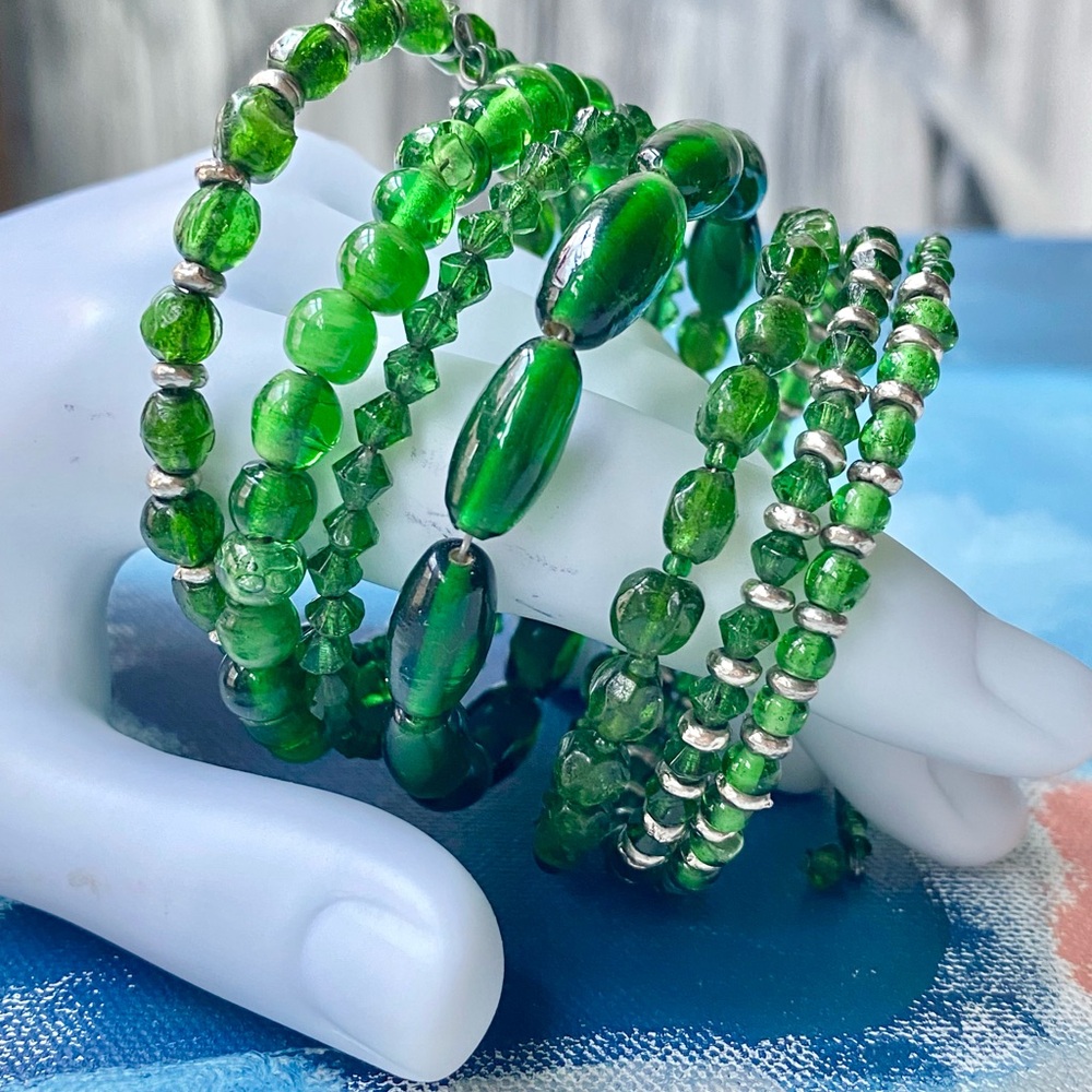 Vintage Green Glass Wire Wrap Bracelet - Picture 7 of 7